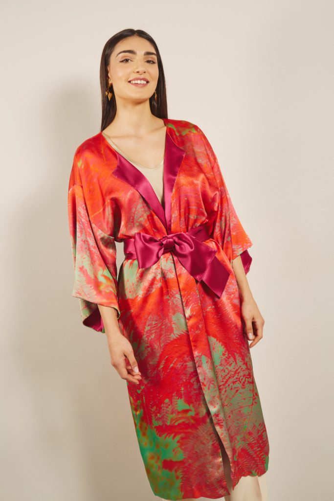 Kimono largo de seda natural Jacaranda en fresa
