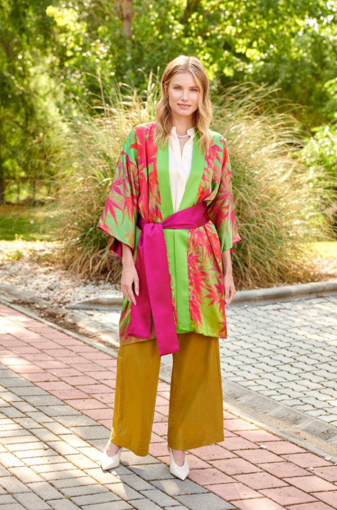 Kimono largo midi de seda natural Arce japonés en fresa