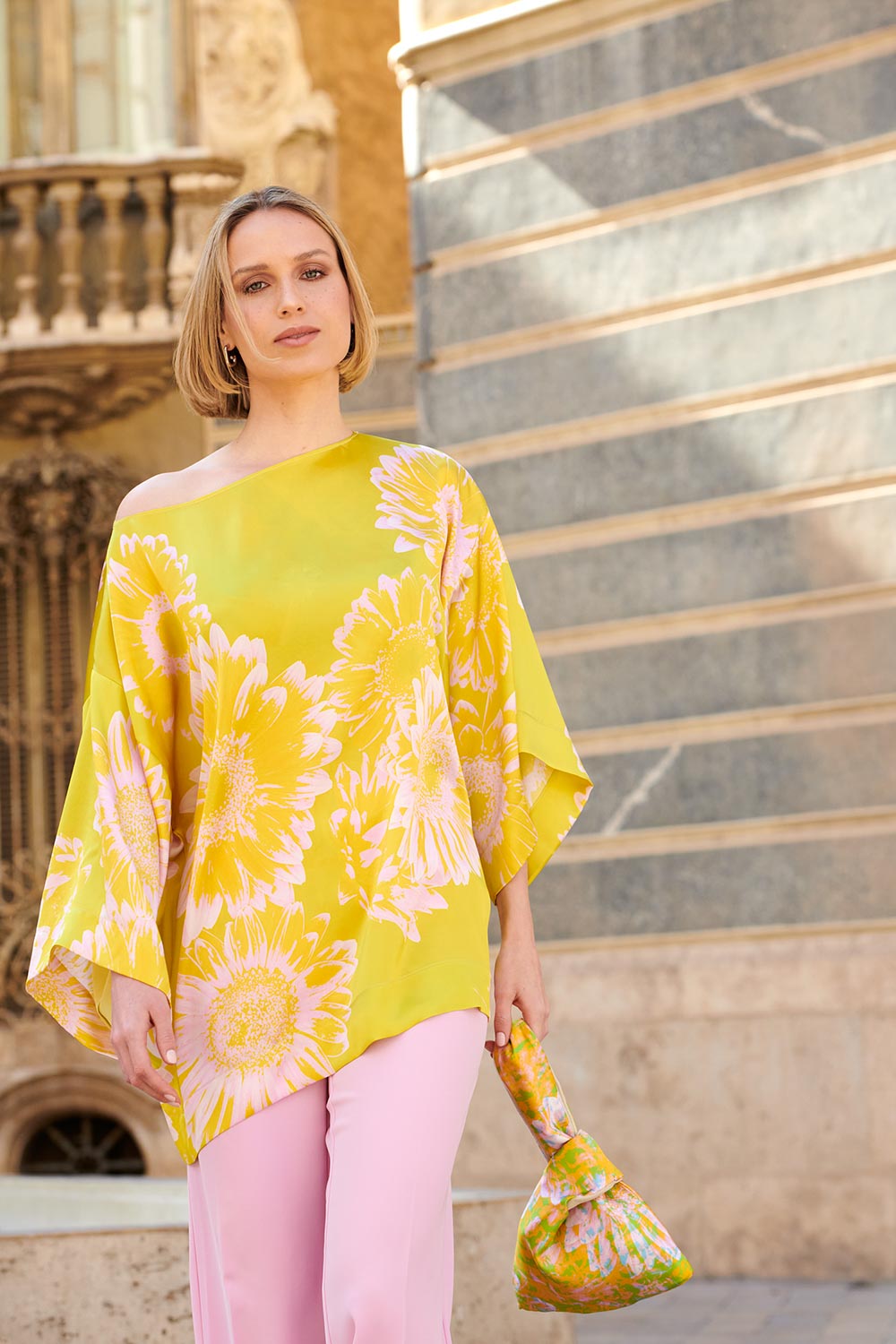 Blusa de seda natural Gerbera en amarillo