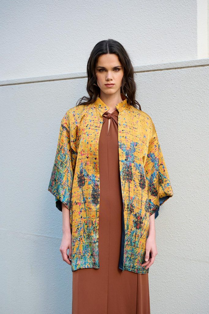 Kimono de seda natural Lavanda jaspeada en cúrcuma